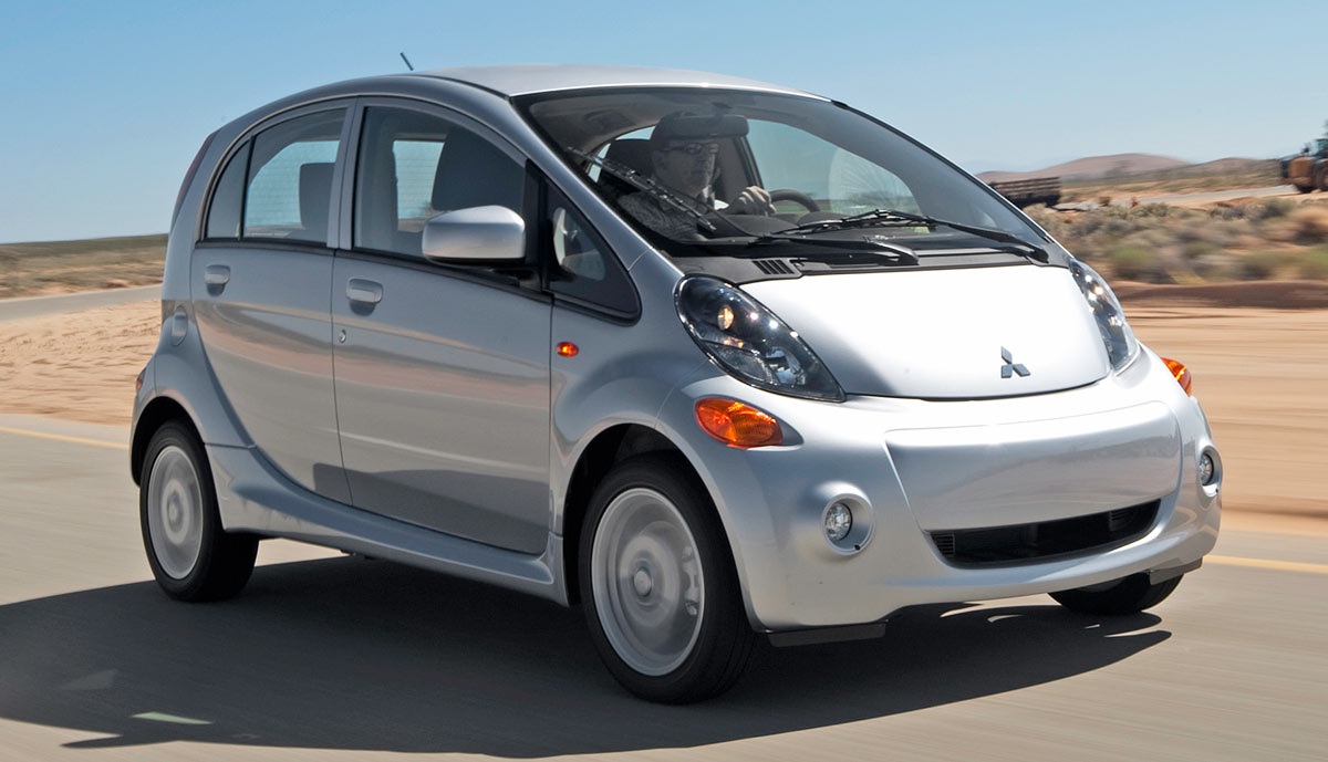 Vẫn có 4 hãng ôtô lớn sử dụng túi khí Takata - 2 Mẫu Mitsubishi i-MiEV 2016