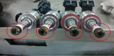 Trường Hải chính thức triệu hồi xe Mazda3 - 2
Kim phun nhiên liệu bị bẩn trên những chiếc Mazda3 bị sáng đèn check-engine.