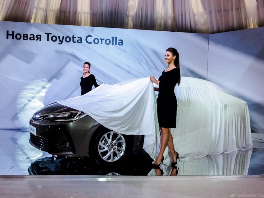 Toyota Corolla 2017 giá khởi điểm từ 13.000 USD tại Nga - 1
Corolla là mẫu xe được ưa chuộng tại Nga, nên có lẽ vì thế, được ưu tiên xuất hiện sớm tại đây, trước cả một số thị trường truyền thống khác của Toyota. 