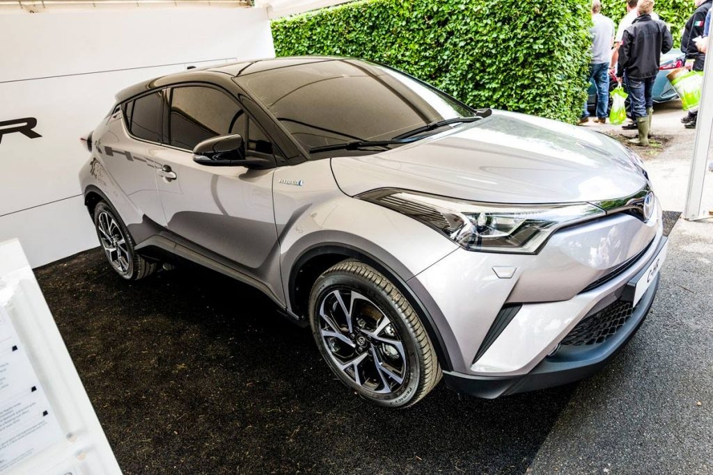 Toyota C-HR phiên bản thương mại chính thức xuất hiện - 1 Toyota C-HR phiên bản thương mại chính thức xuất hiện - 1