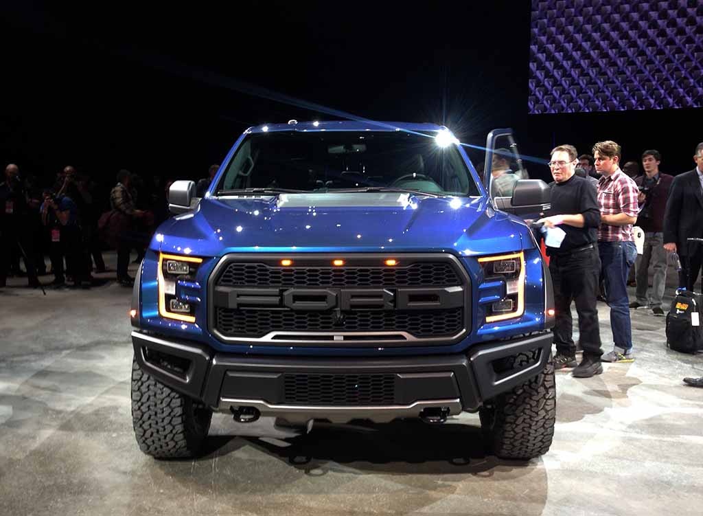 Hơn một triệu chiếc F-150 động cơ xăng đến tay khách hàng - 1