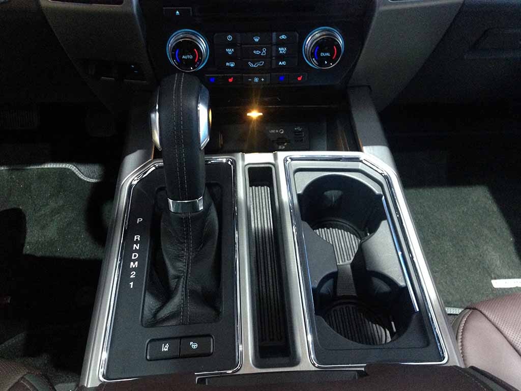 Hơn một triệu chiếc F-150 động cơ xăng đến tay khách hàng - 13