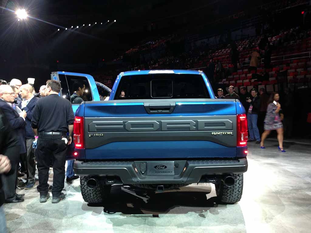 Hơn một triệu chiếc F-150 động cơ xăng đến tay khách hàng - 6