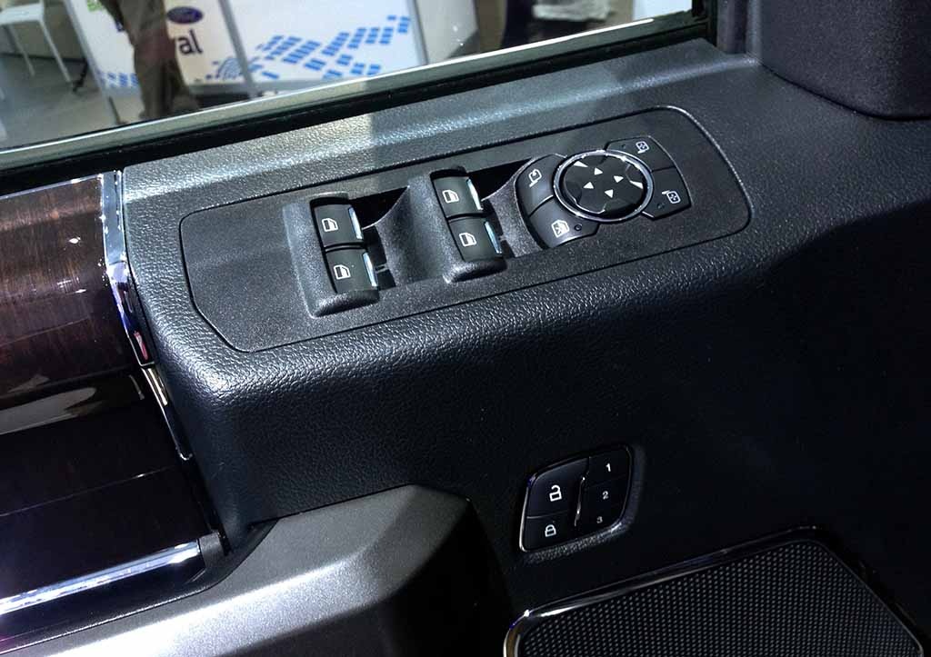 Hơn một triệu chiếc F-150 động cơ xăng đến tay khách hàng - 8