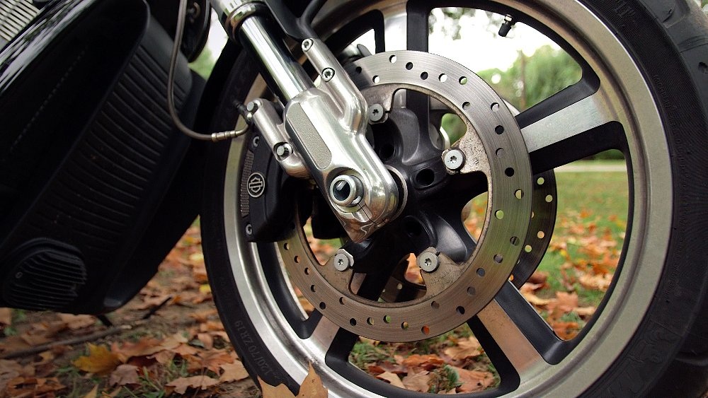 430.000 chiếc Harley-Davidson tiềm ẩn nguy cơ tai nạn do phanh - 1 Hệ thống phanh ABS trên mẫu V-Rod VRSCAW 2010