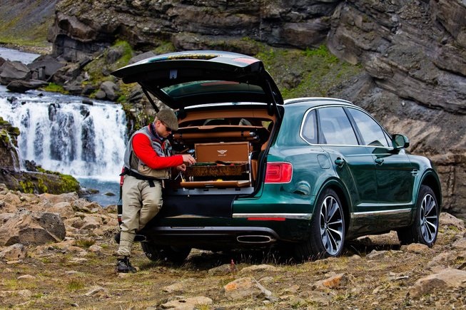 Bentley Bentayga Fly Fishing - Khi nhà giàu đi câu cá - 3 Bentley Bentayga Fly Fishing - Khi nhà giàu đi câu cá - 3