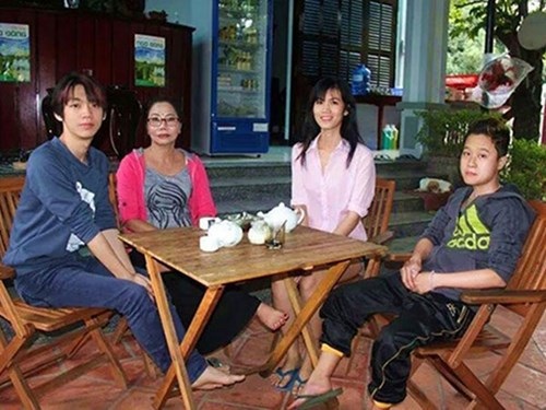 Nỗi lòng người mẹ trong gia đình có 4 giới tính - 1 Nỗi lòng người mẹ trong gia đình có 4 giới tính - 1