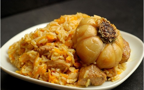 Figure 8. Món plov Uzbek (nguồn: Internet) Figure 8. Món plov Uzbek (nguồn: Internet)