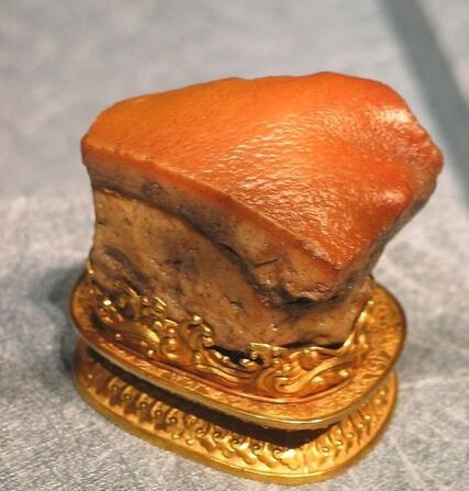 Trung Quốc: Hòn đá hình mặt người có giá gần 340 tỷ - 1 Trung Quốc: Hòn đá hình mặt người có giá gần 340 tỷ - 1
