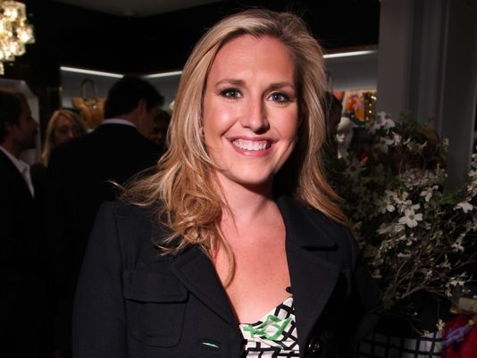 MC truyền hình ngất xỉu trong chương trình trực tiếp - 1
Nữ MC Poppy Harlow (Ảnh: Gettty)