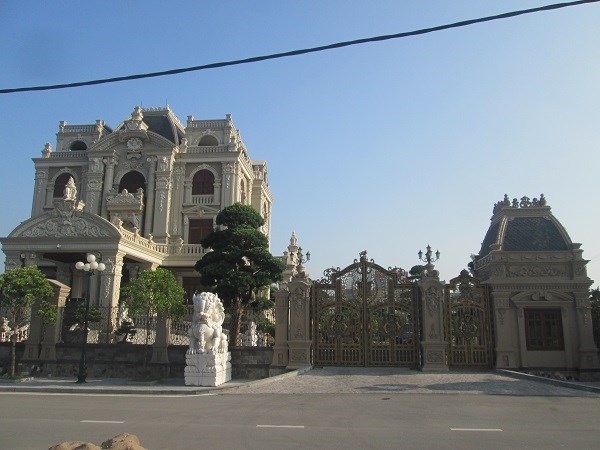 dinh thự, biệt thự, lâu đài, đại gia, đại gia tỉnh lẻ dinh thự, biệt thự, lâu đài, đại gia, đại gia tỉnh lẻ