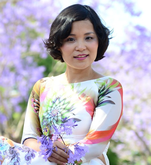 Tâm sự của nữ tiến sĩ từng làm thêm bằng nghề "osin" - 1
TS. Trần Thị Tuyết Hạnh cũng từng đi dọn nhà, làm vườn, nấu ăn để cải thiện thu nhập.