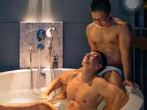 Những câu chuyện đằng sau "động" bán dâm đồng tính thâu đêm suốt sáng - 1 Nhiều hình ảnh mỹ nam đồng tính được trung tâm The Win quảng cáo công khai, rầm rộ trên các trang mạng xã hội