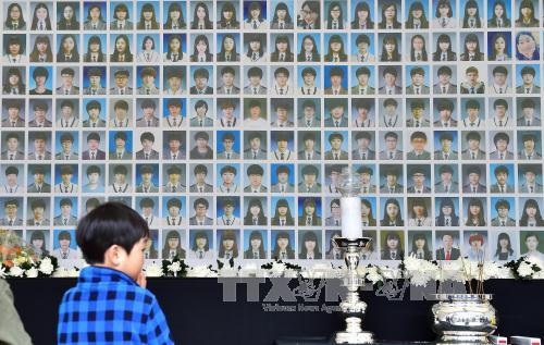 Hàn Quốc bắt đầu trục vớt phà Sewol - 1 Hàn Quốc bắt đầu trục vớt phà Sewol - 1