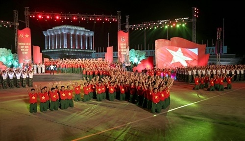 Bừng lên niềm tự hào, khát vọng cống hiến - 1