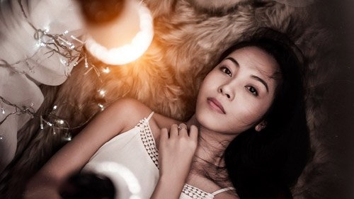 Cô gái Hà thành xinh đẹp sở hữu mái tóc dài 1m75 - 10
Hà Phương Thu sở hữu khuôn mặt thanh tú với những đường nét sắc sảo