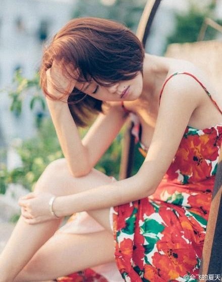 Cặp đôi xấu xí "lột xác" đẹp như nhân vật ngôn tình - 11
Trước đây, thấy người yêu không quan tâm đến hình thức, cô đã tạo kiểu tóc mới, tự tay lựa chọn những bộ cánh mới cho anh, tự biến người yêu trở thành hot boy, còn cô biến mình thành một hot girl xinh đẹp.