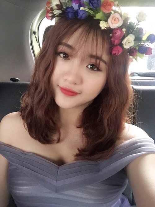 Nữ sinh mơ màng giữa cánh đồng lưu ly tuyệt đẹp - 11
Hình ảnh dễ thương của nữ sinh ĐH Kinh tế Kỹ thuật Công nghiệp Hà Nội.