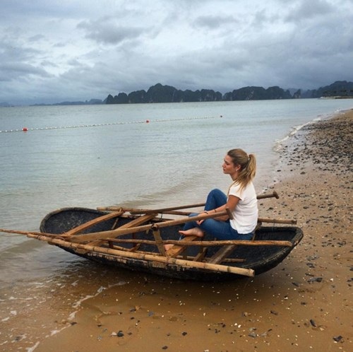 Tân Hoa hậu Thế giới xách balô "phượt" xuyên Việt - 11