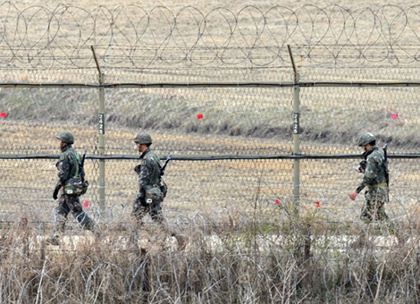 Nổ mìn tại khu phi quân sự liên Triều, 2 binh sĩ Hàn Quốc bị thương nặng - 1