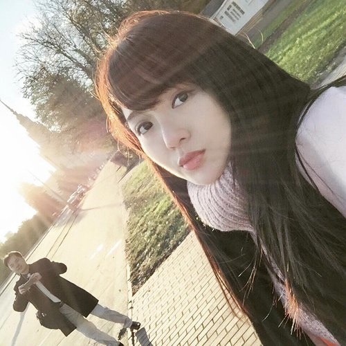 Hình ảnh mới nhất của hot girl Tú Linh sau scandal - 2
Tú Linh duyên dáng với mái tóc dài