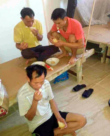 
Lao động VN ở Algeria chờ về nước (Ảnh do thân nhân lao động cung cấp)
