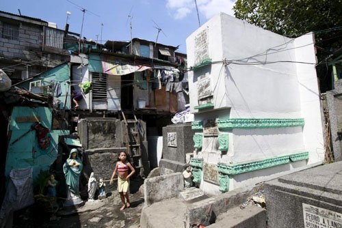 Ảnh: Người sống "ăn ở" cùng người chết ở Philippines - 2 Ảnh: Người sống "ăn ở" cùng người chết ở Philippines - 2