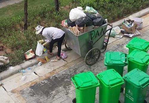 Thang máy, chung cư, lối sống, phóng uế, cho con ăn, say rượu Thang máy, chung cư, lối sống, phóng uế, cho con ăn, say rượu