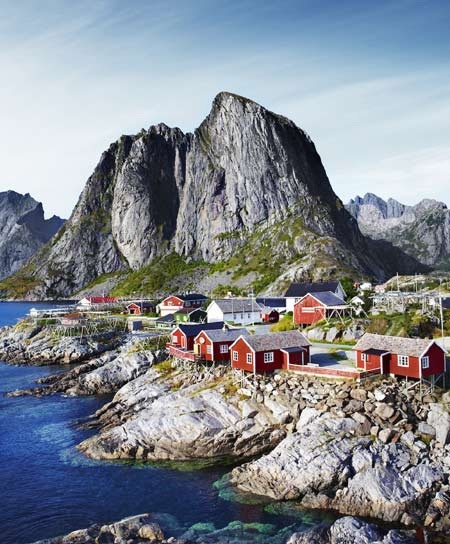 Quần đảo Lofoten ở Na Uy nằm ở phía bắc trên vòng cực bắc nơi có khí hậu và phong cảnh làm say lòng những ai yêu thiên nhiên.