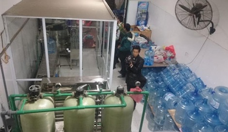 Phát hiện cả một công ty sản xuất nước khoáng Lavie giả ở Hà Nội - 2 Phát hiện cả một công ty sản xuất nước khoáng Lavie giả ở Hà Nội - 2