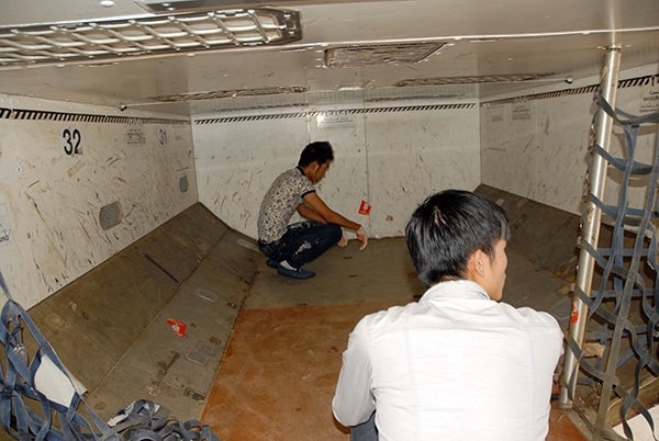 Hành khách sơ hở, nhân viên sân bay móc trộm hành lý - 2