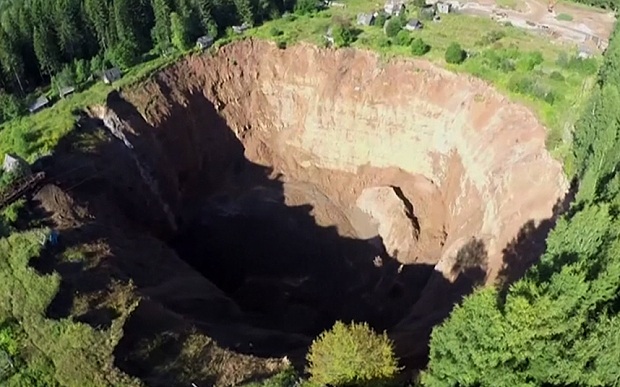 "Hố địa ngục" ở Nga ngày càng to lên - 1 "Hố địa ngục" ở Nga ngày càng to lên - 1