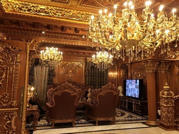 Soi nội thất "đế vương" trong lâu đài đại gia phế liệu Thanh Hóa - 3 Soi nội thất "đế vương" trong lâu đài đại gia phế liệu Thanh Hóa - 3