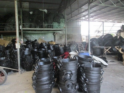 Lão nông kiếm chục tỷ mỗi năm nhờ lốp cao su hỏng - 3 Lao nong kiem chuc ty moi nam nho lop cao su hong