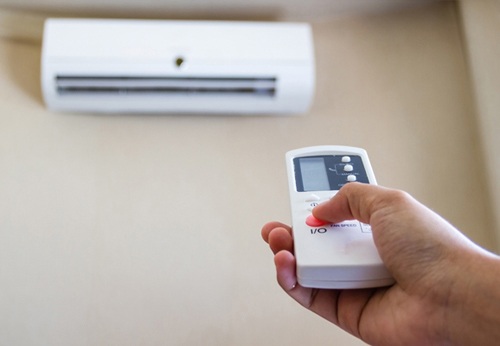 Thiết bị sưởi ấm: Điều phải nhớ để tránh mất mạng, thiệt thân - 3 Điều chỉnh nhiệt độ phù hợp để tránh bị sốc nhiệt với nhiệt độ bên ngoài (Ảnh minh họa: Internet)