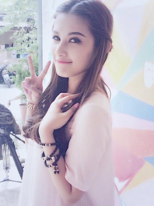 “Hotgirl ngủ gục xinh như Tây Thi” nói được 5 thứ tiếng - 4
Cô nàng có thể nói được 5 thứ tiếng