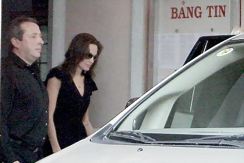 6 lần ghé thăm Việt Nam của cặp đôi minh tinh Angelina Jolie - Brad Pitt - 4 6 lần ghé thăm Việt Nam của cặp đôi minh tinh Angelina Jolie - Brad Pitt - 4