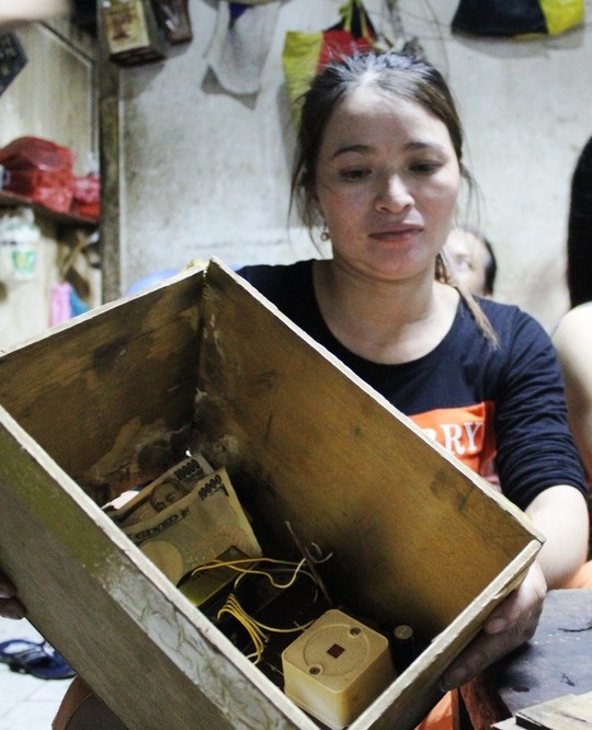 Chiếc loa gỗ được chị Hồng phát hiện có số tiền 5 triệu yen.