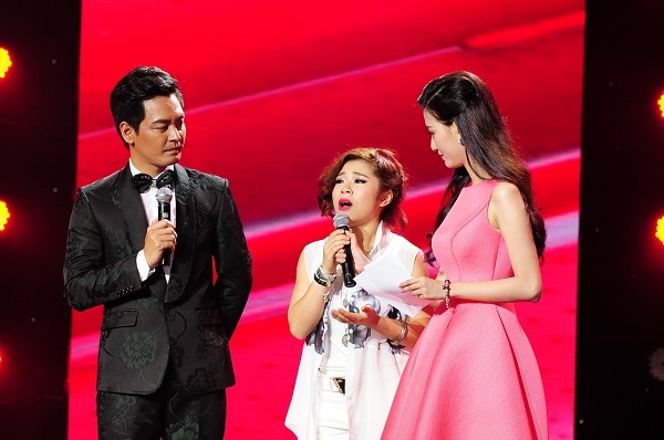 Mỹ Tâm tự nhận mình vô duyên trên ghế nóng The Voice - 5 Mỹ Tâm tự nhận mình vô duyên trên ghế nóng The Voice - 5