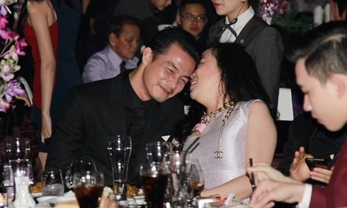 3 chuyện tình gây "rúng động" showbiz tuần qua - 6 Phượng Chanel liên tục xuất hiện cùng Quách Ngọc Ngoan trong các sự kiện