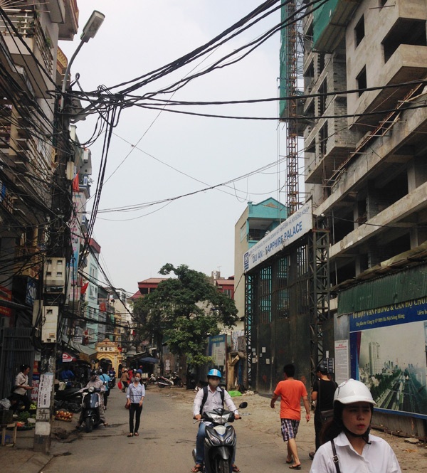Chung cư to bằng phường: Đại gia thu tiền, chính quyền "khóc thét" - 6 Dự án chung cư cao tầng ở đường Chính Kinh.