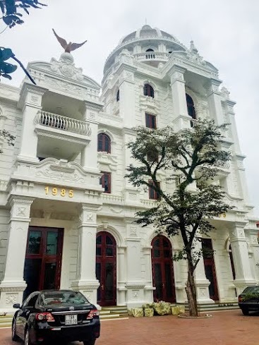 Lâu đài trắng 10 triệu USD của nữ đại gia Phú Thọ - 7 Lâu đài trắng 10 triệu USD của nữ đại gia Phú Thọ - 7