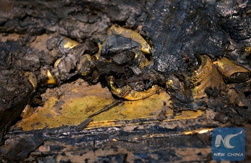 Hoàng đế Hải Hôn Hầu (hay còn gọi là Lưu Hạ, sinh năm 92 TCN) vốn là cháu trai của Hán Vũ Đế. Sử sách ghi rằng Lưu Hạ cùng các thủ hạ ăn chơi sa đọa và không lo việc triều chính. Sau 27 ngày tại vị, Lưu Hạ bị các đại thần truất ngôi và được gọi là Áp Hầu vùng Hải Hôn. Ông này qua đời năm 59 TCN, thọ 33 tuổi. Khu mộ Lưu Hạ rộng khoảng 40.000 mét vuông bao gồm 8 ngôi mộ. 