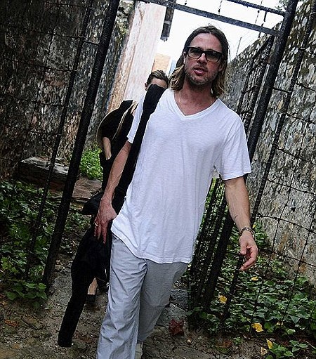 6 lần ghé thăm Việt Nam của cặp đôi minh tinh Angelina Jolie - Brad Pitt - 7 6 lần ghé thăm Việt Nam của cặp đôi minh tinh Angelina Jolie - Brad Pitt - 7