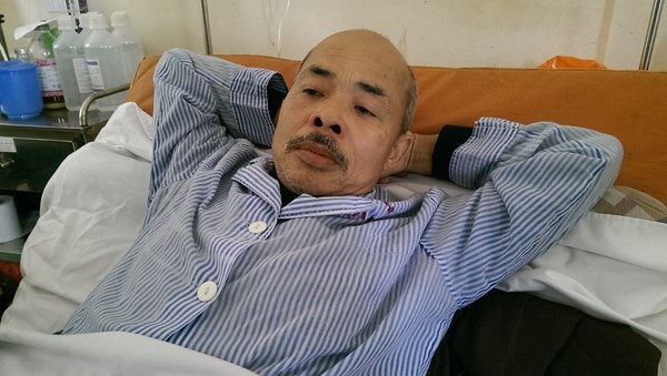 Nguyễn Hoàng và số phận hẩm hiu của những nghệ sĩ nổi tiếng một thời - 7
Diễn viên Hán Văn Tình chật vật chống chọi với bệnh ung thư