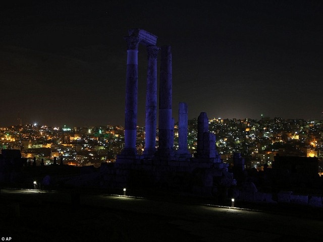 Ảnh: Thế giới kỷ niệm 70 năm thành lập Liên Hợp Quốc - 8 Đền thờ Amman, Jordan.