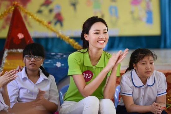 Tấm lòng nhân ái, sự thân thiện và nụ cười luôn nở trên môi giúp cho Ngô Trà My ghi điểm