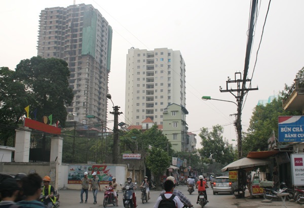"Cửa ải" phía Nam Hà Nội: Chỉ một lần rồi em sợ mãi - 9 Nhiều nhà máy, trường học cộng với chung cư sẽ khiến đường nhỏ càng thêm tắc