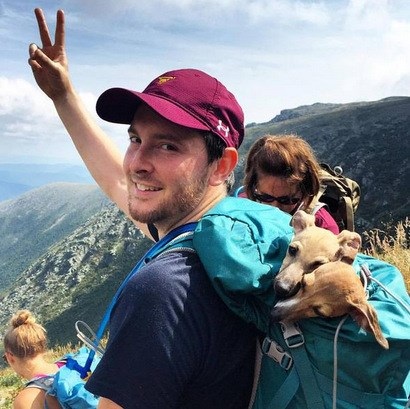 
Trước đó, Kyle từng gây chú ý với dịch vụ bán… tuyết. Mỗi gói tuyết của Kyle được bán với giá 89 USD (tương đương hơn 1,8 triệu đồng).
