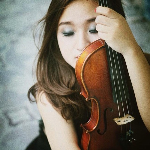 Cô gái xinh đẹp hơn nhờ kéo đàn Violon - 8
Đào Hải từng giành giải 3 trong cuộc thi violon quốc tế ASEAN năm 2011 và học bổng KEB của Hàn Quốc.